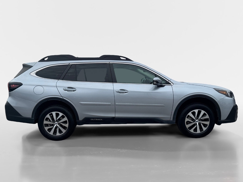 Used 2022 Subaru Outback Premium image 7