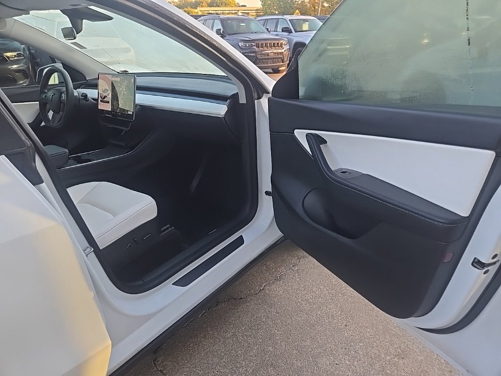 Used 2021 Tesla Model Y Long Range AWD/4WD image 20