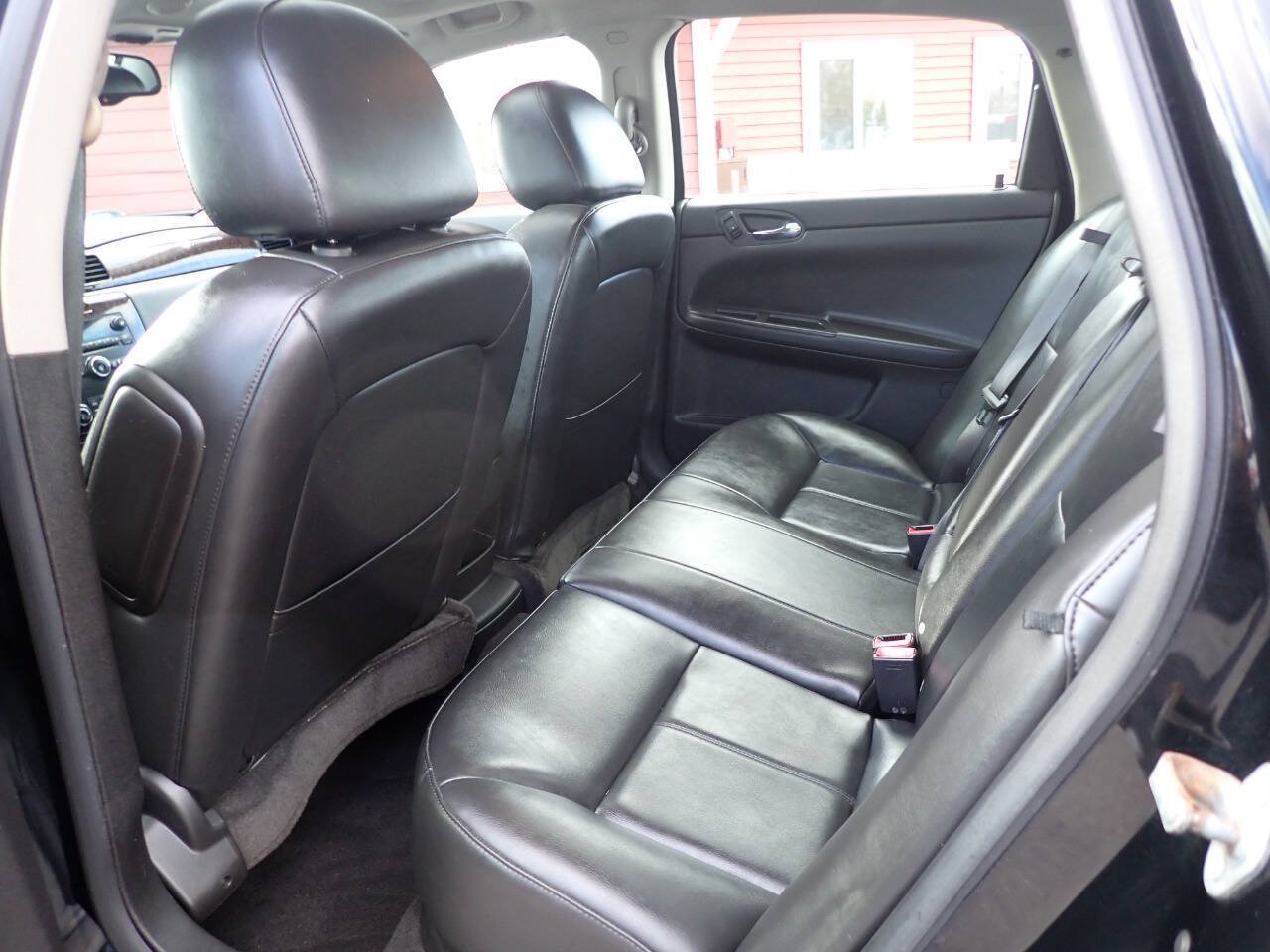 Used 2015 Chevrolet Impala LTZ FWD image 9