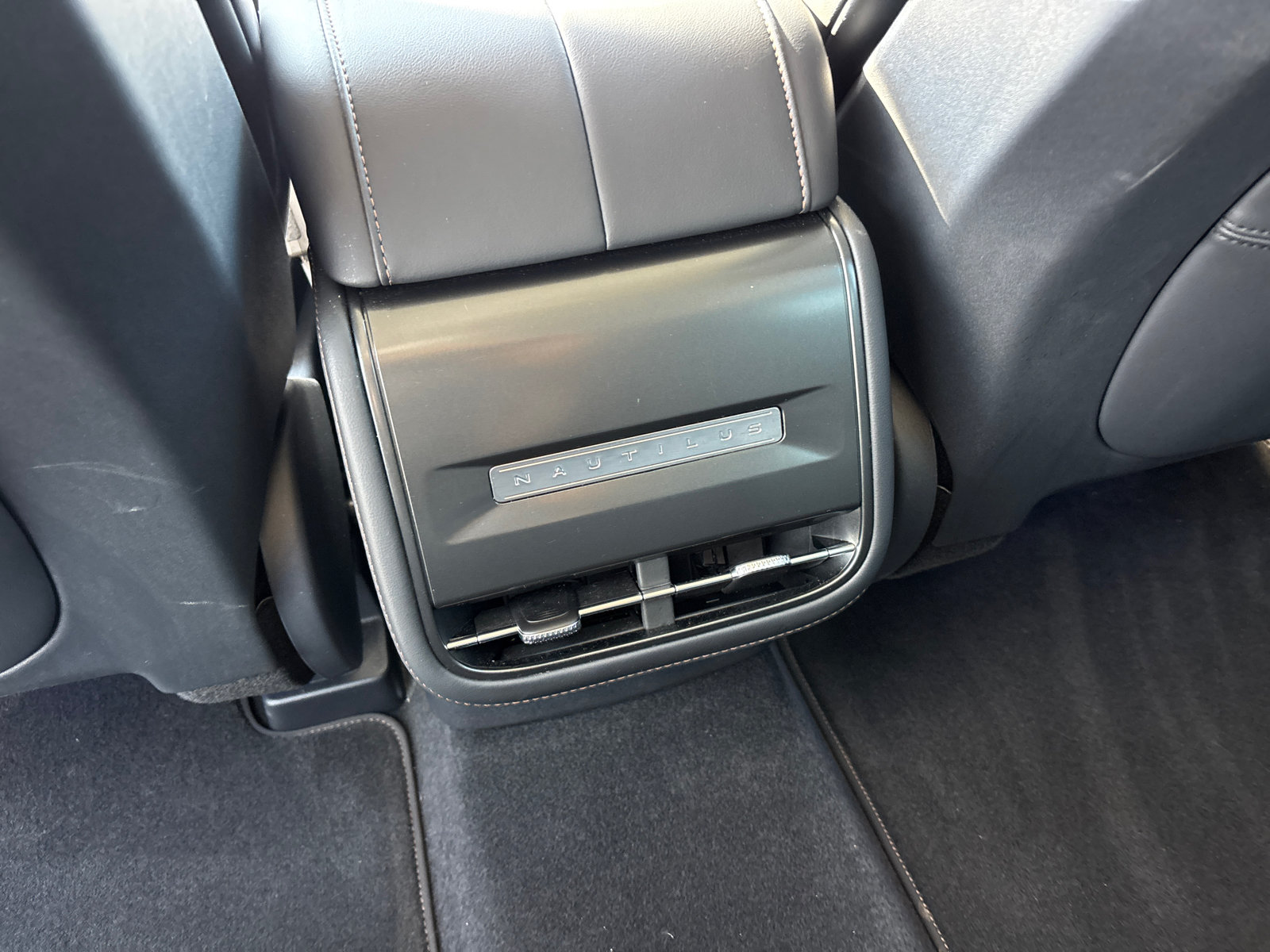 New 2026 Lincoln Nautilus Premier AWD/4WD image 32