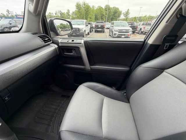 Used 2015 Toyota 4Runner SR5 Premium AWD/4WD image 33