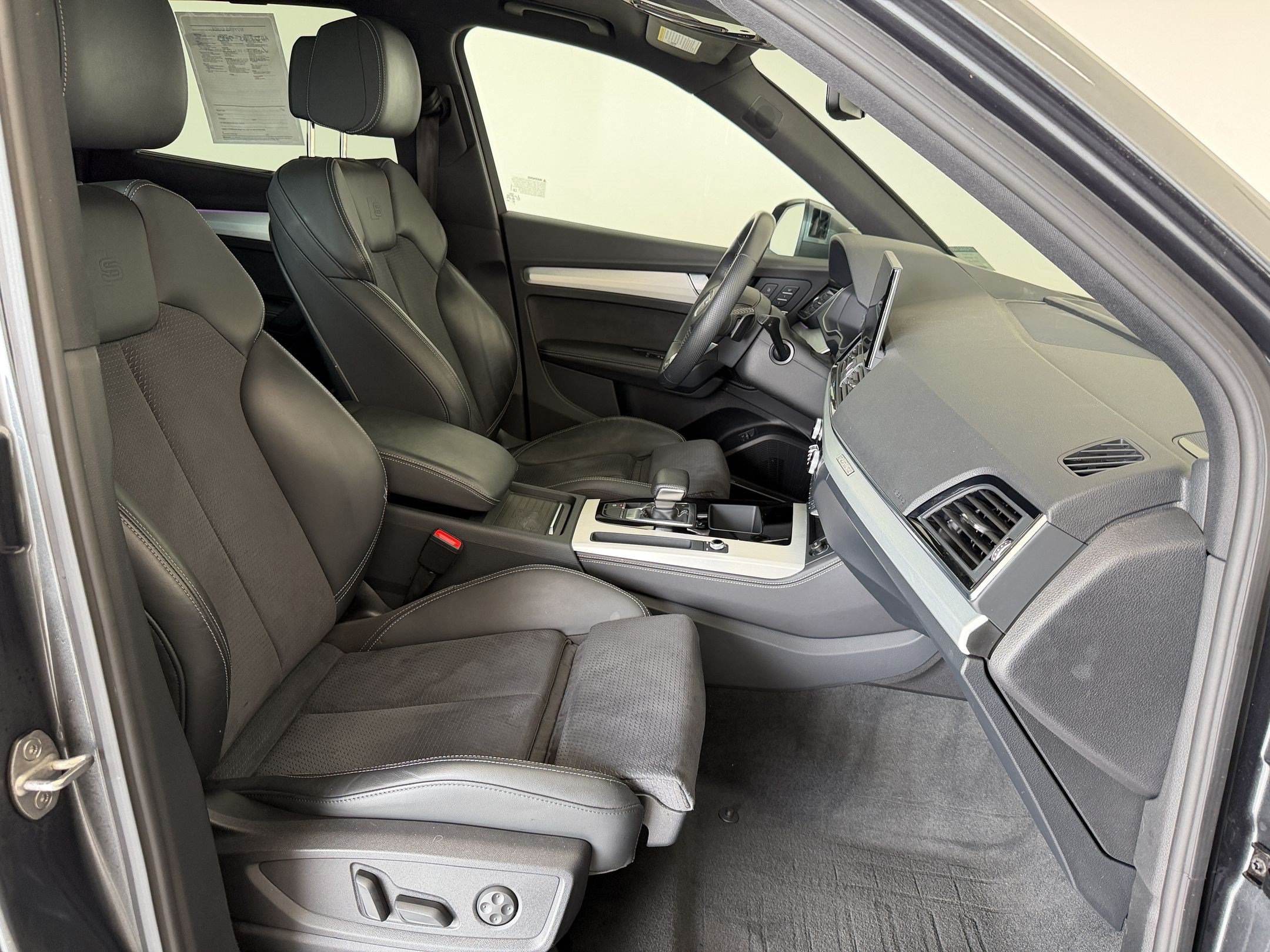 Used 2023 Audi Q5 e Prestige w/ Prestige Package AWD/4WD image 25