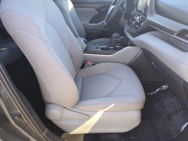 Used 2020 Toyota Highlander L image 20