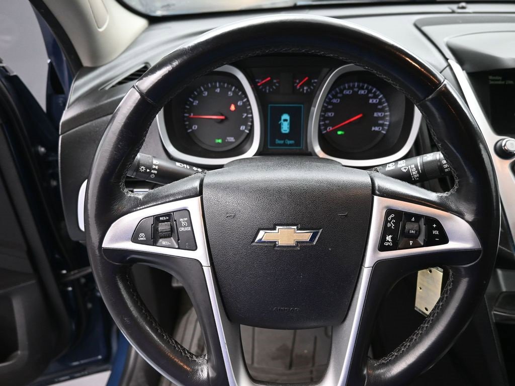 Used 2017 Chevrolet Equinox LT w/ Convenience Package image 3