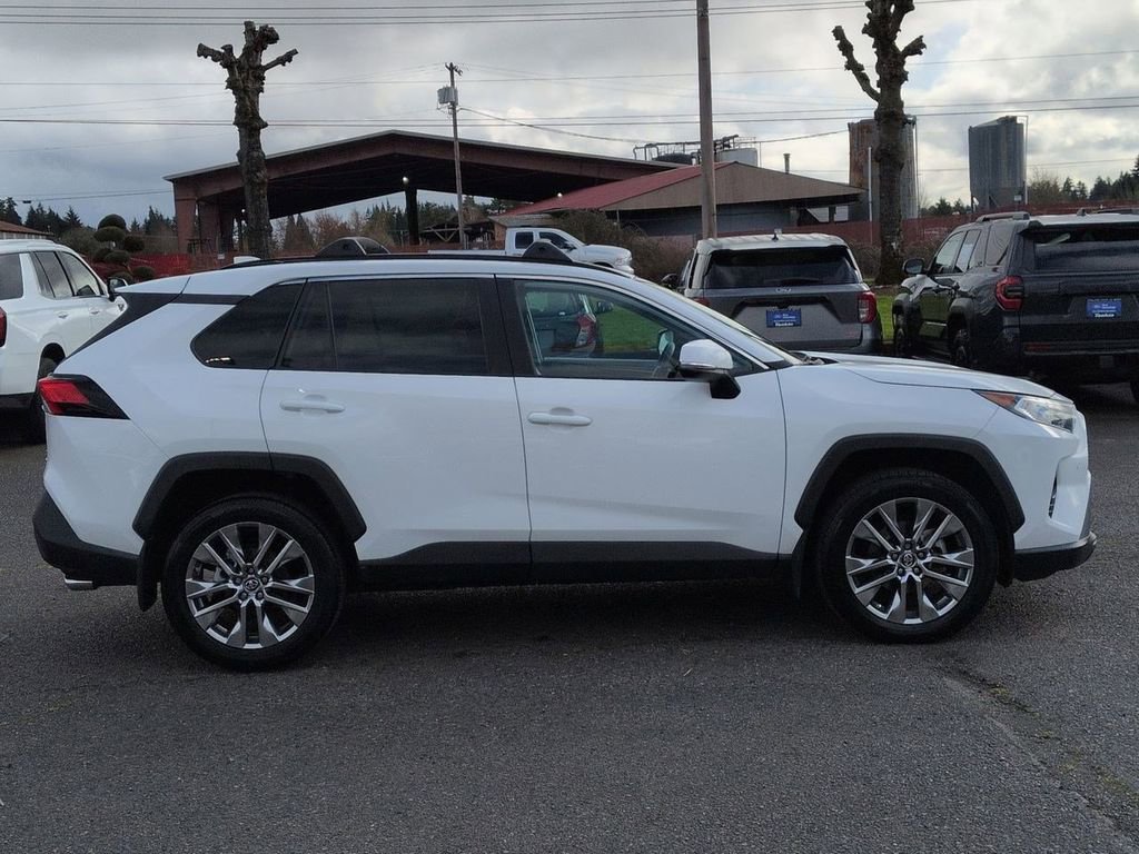 Used 2019 Toyota RAV4 XLE Premium w/ Advanced Technology Package image 6