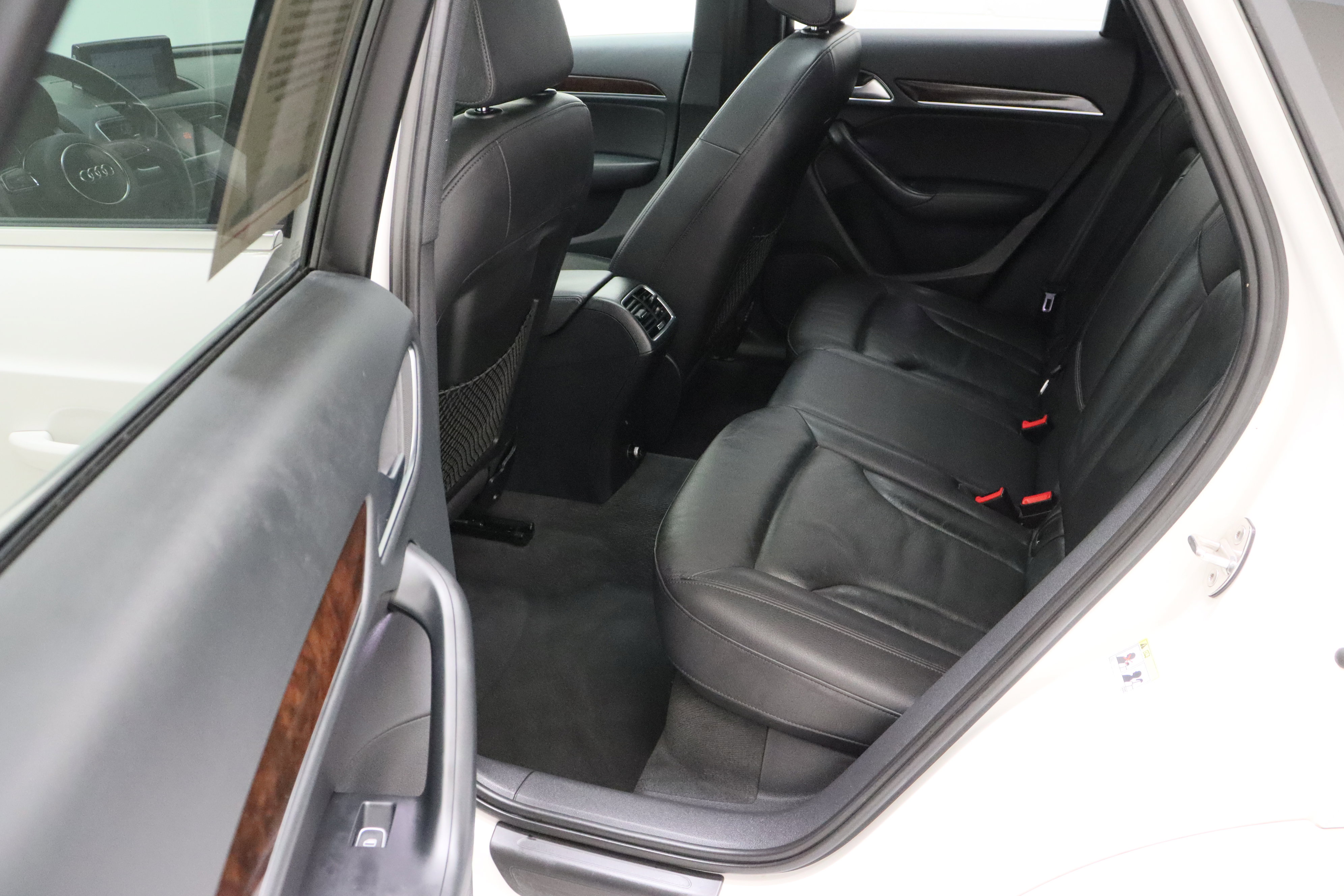 Used 2017 Audi Q3 2.0T Premium Plus w/ Premium Plus Package FWD image 32