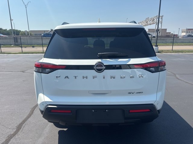 Used 2022 Nissan Pathfinder SV image 4