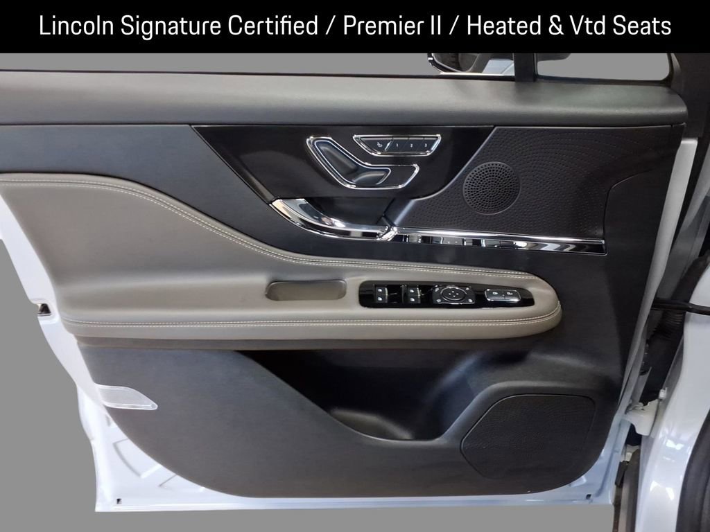 Used 2025 Lincoln Corsair AWD w/ Equipment Group 101A image 13