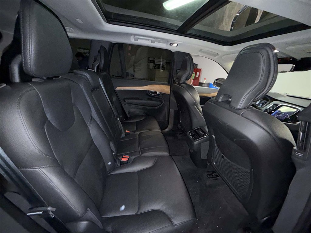 Used 2022 Volvo XC90 T6 Momentum w/ Advanced Package image 15
