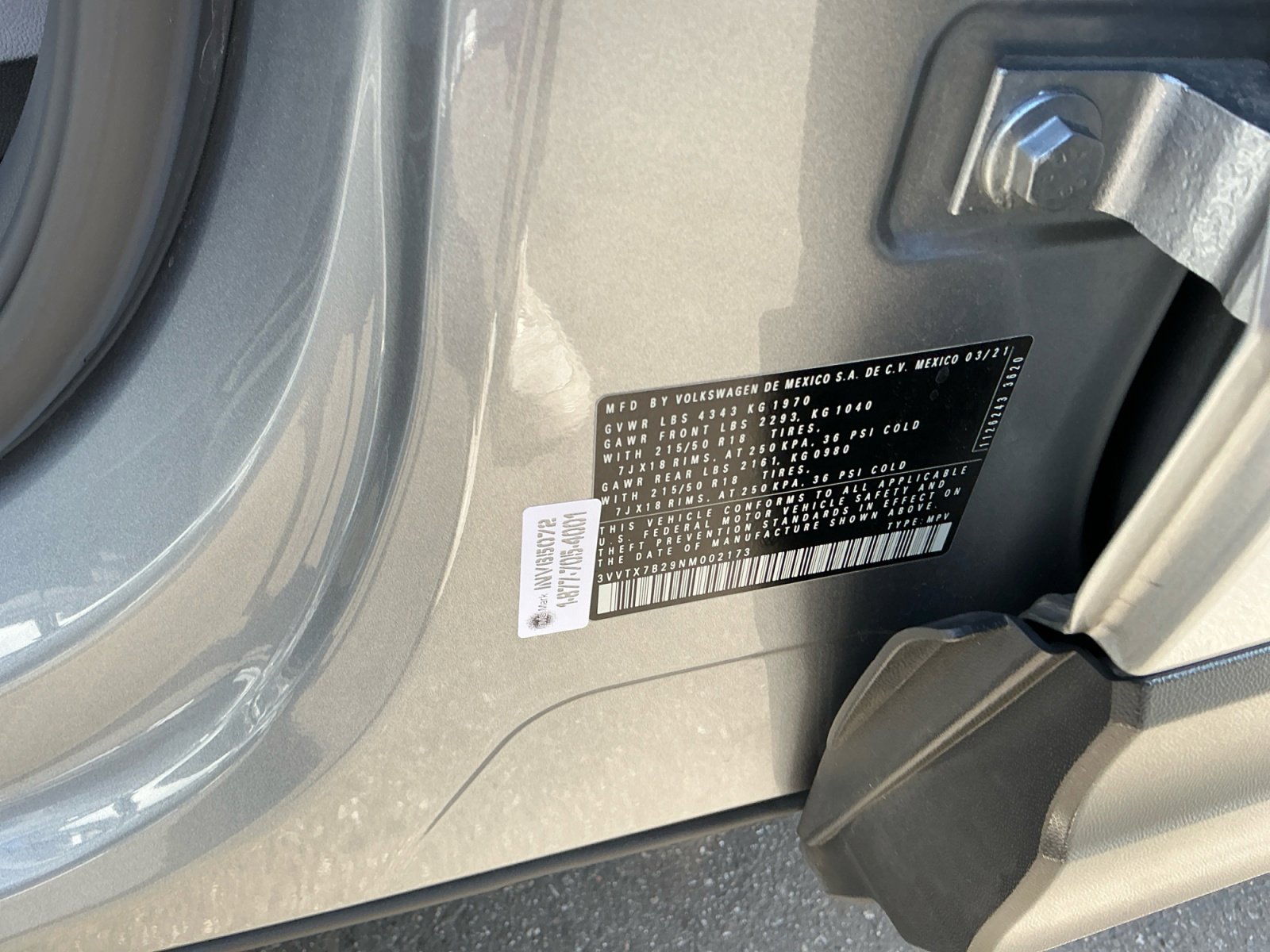 Used 2022 Volkswagen Taos SE w/ Panoramic Sunroof Package FWD image 27