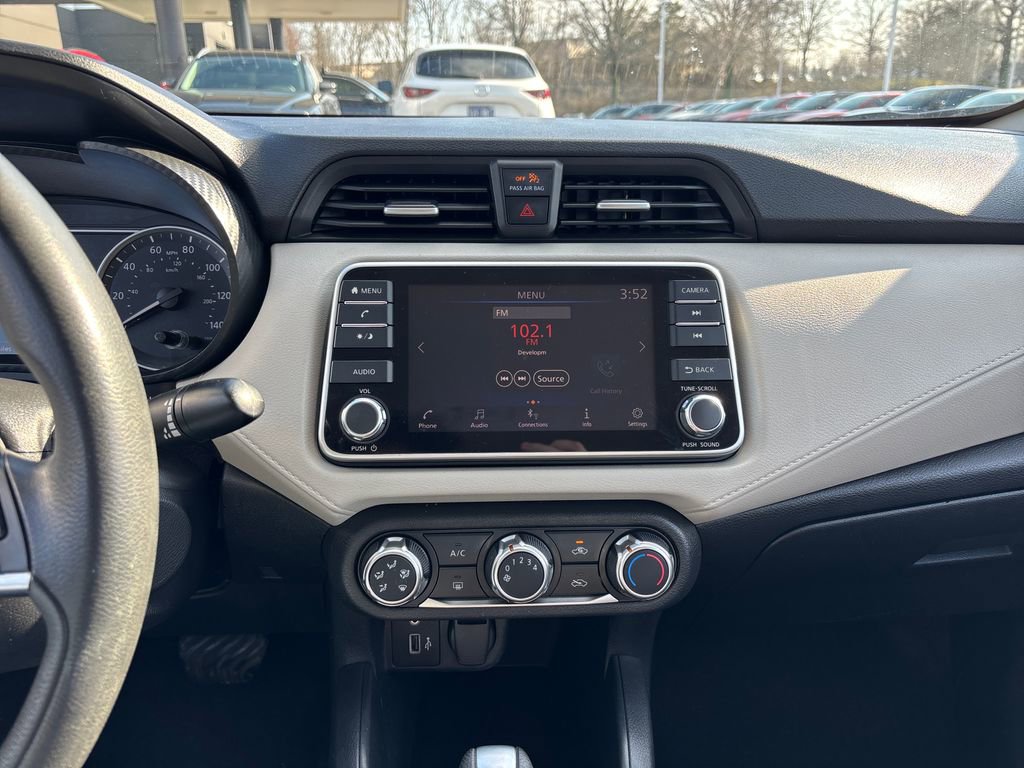 Used 2021 Nissan Versa SV image 17