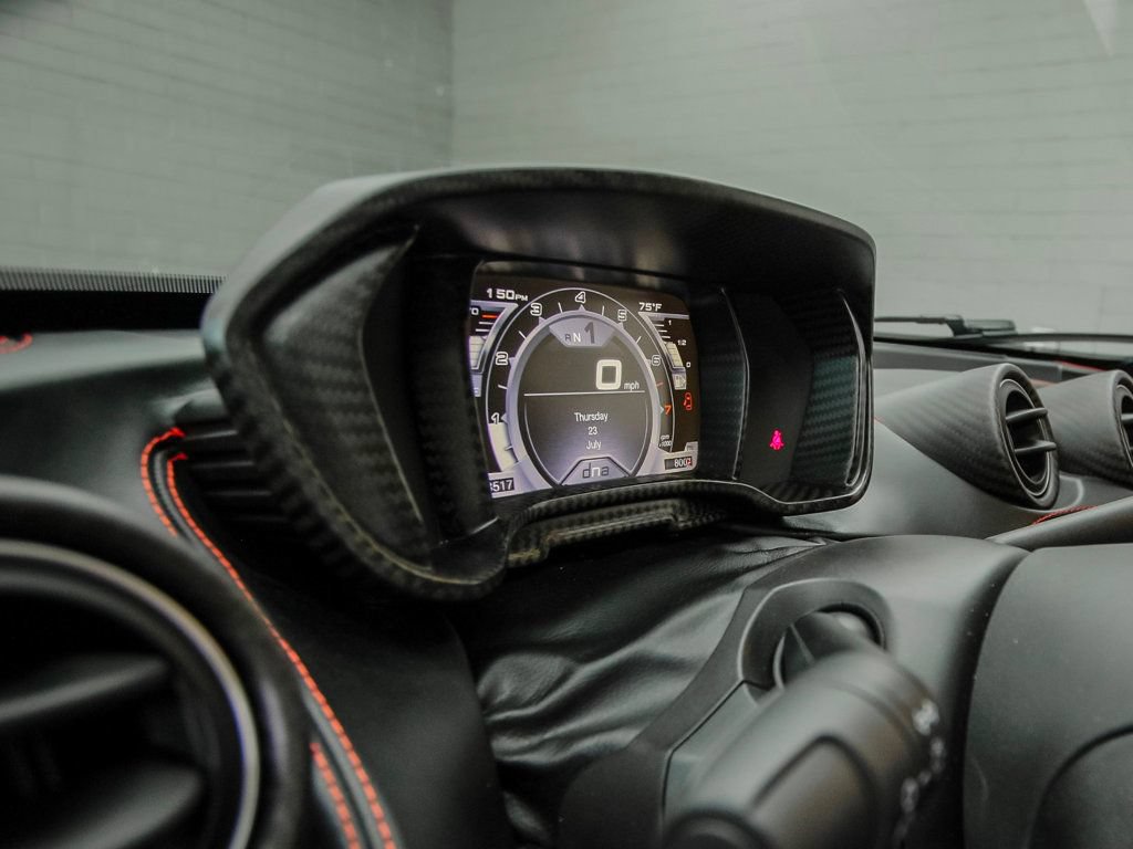 Used 2018 Alfa Romeo 4C Coupe w/ Coupe Track Package 1 RWD image 29