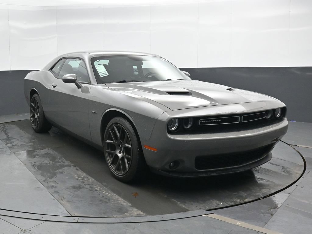 Used 2017 Dodge Challenger R/T image 6