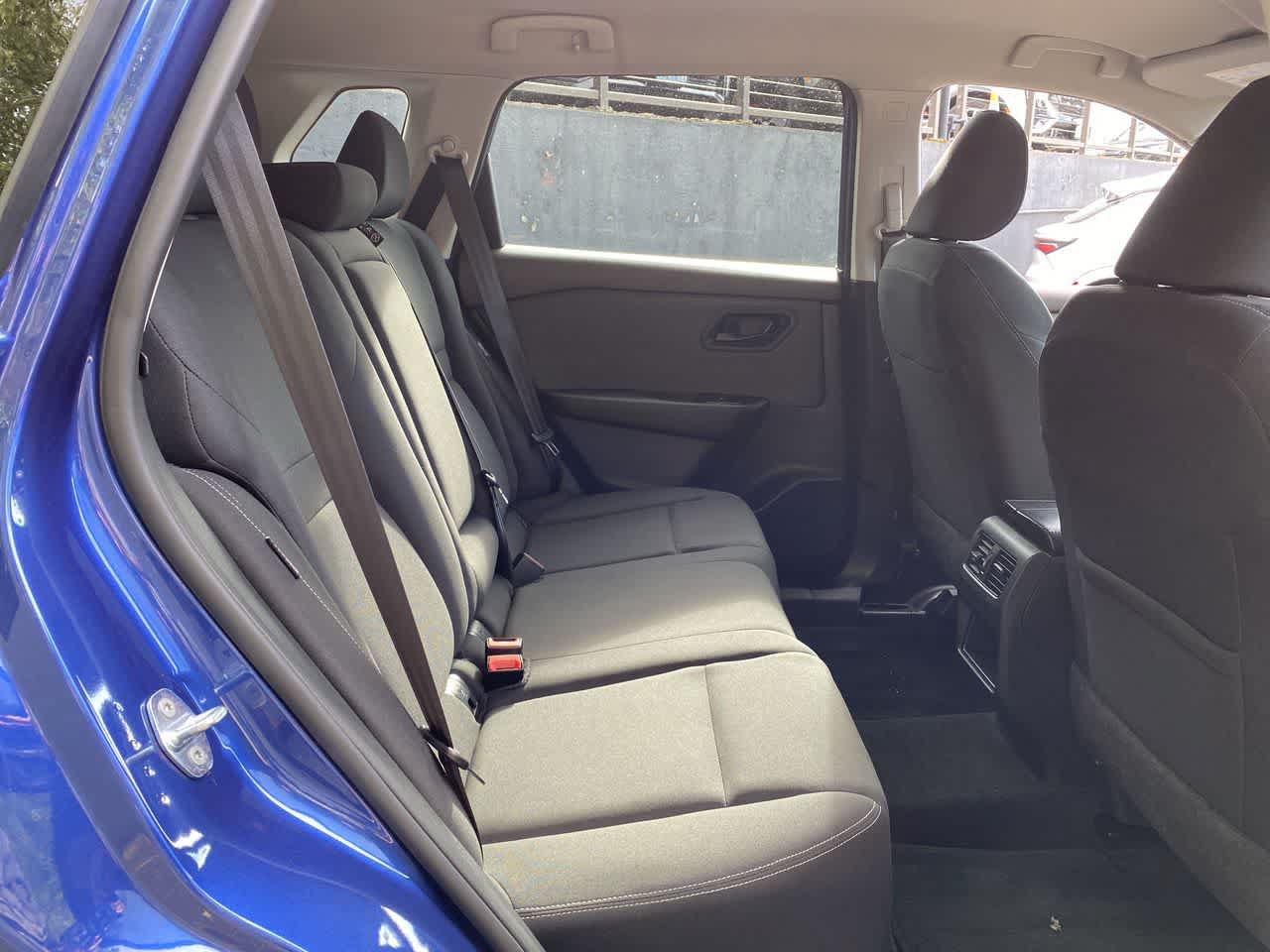 Used 2023 Nissan Rogue S AWD/4WD image 16