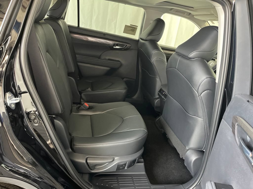 New 2026 Toyota Highlander Limited AWD/4WD image 22