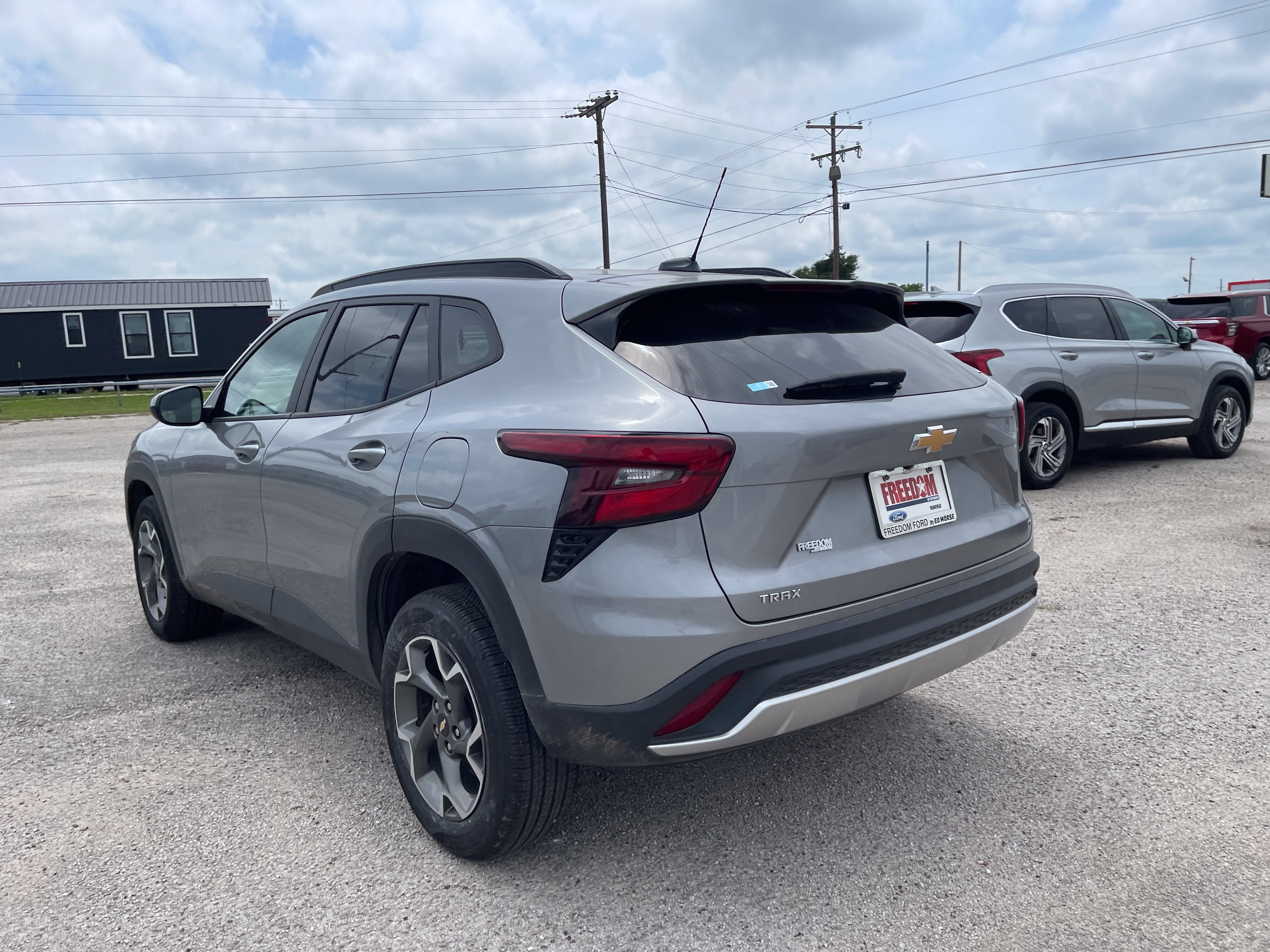 Used 2025 Chevrolet Trax LT FWD image 6