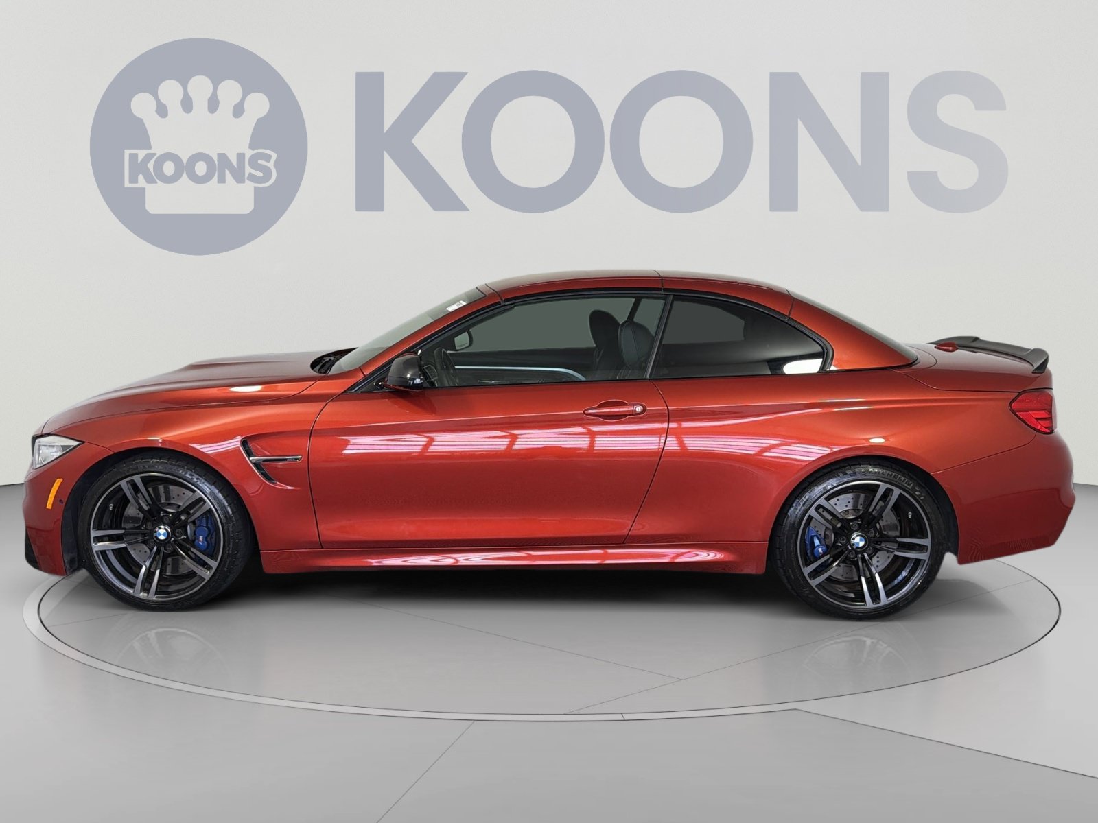 Used 2016 BMW M4 Convertible RWD image 2