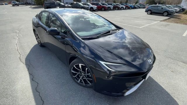 New 2026 Toyota Prius Plug-In Hybrid FWD image 2