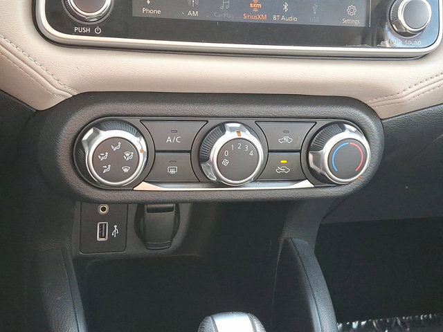 Used 2020 Nissan Versa SV image 15