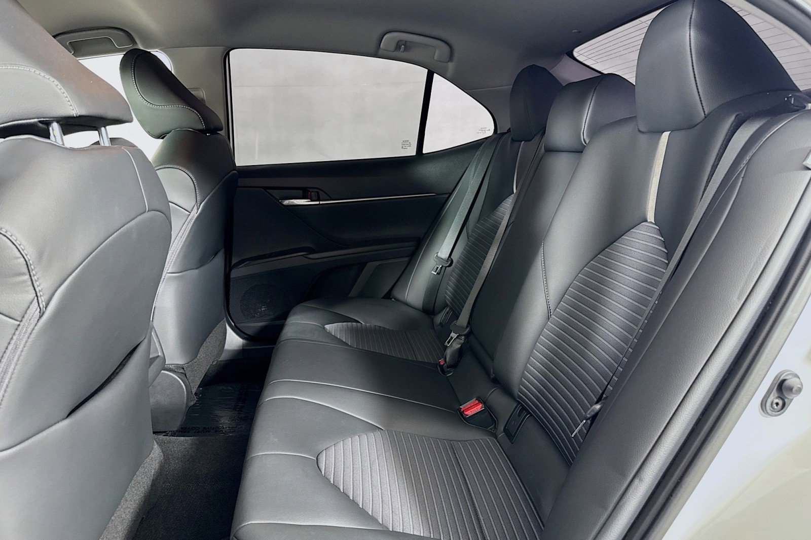 Used 2024 Toyota Camry SE FWD image 8