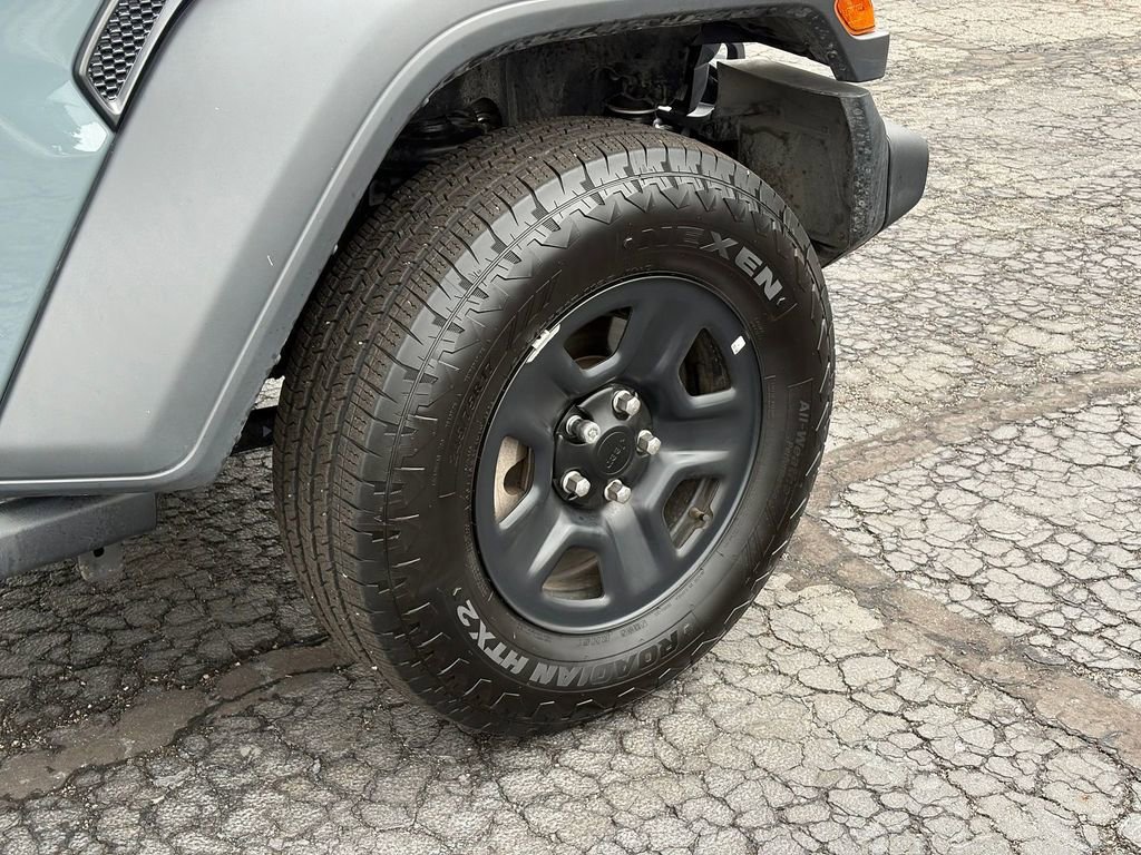 Used 2025 Jeep Wrangler Unlimited Sport AWD/4WD image 9