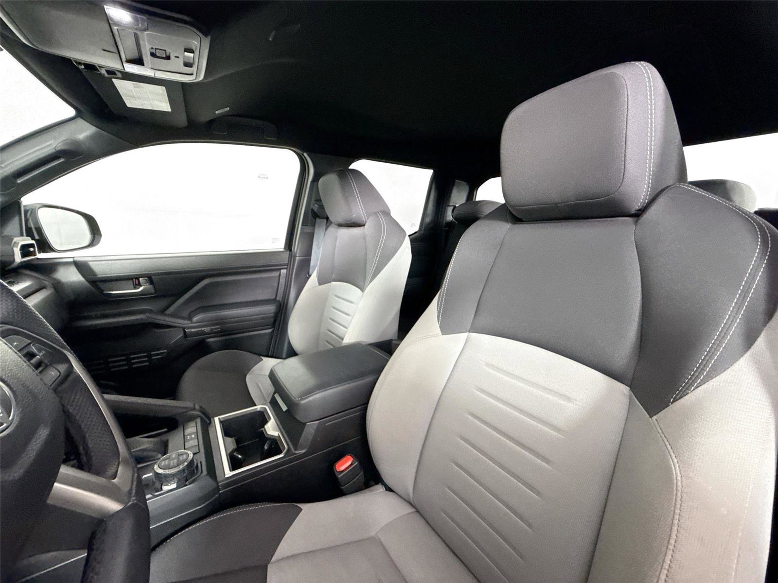 Certified 2025 Toyota Tacoma TRD Off-Road image 3