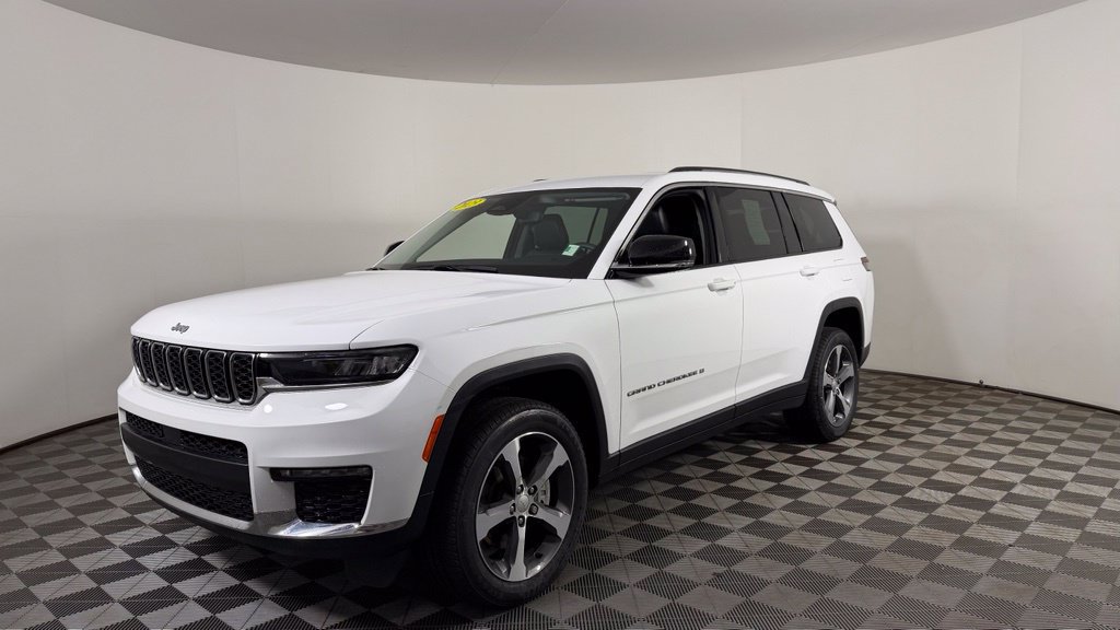 Used 2023 Jeep Grand Cherokee L Limited AWD/4WD image 3