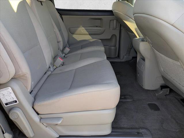 Used 2019 Kia Sedona LX image 18