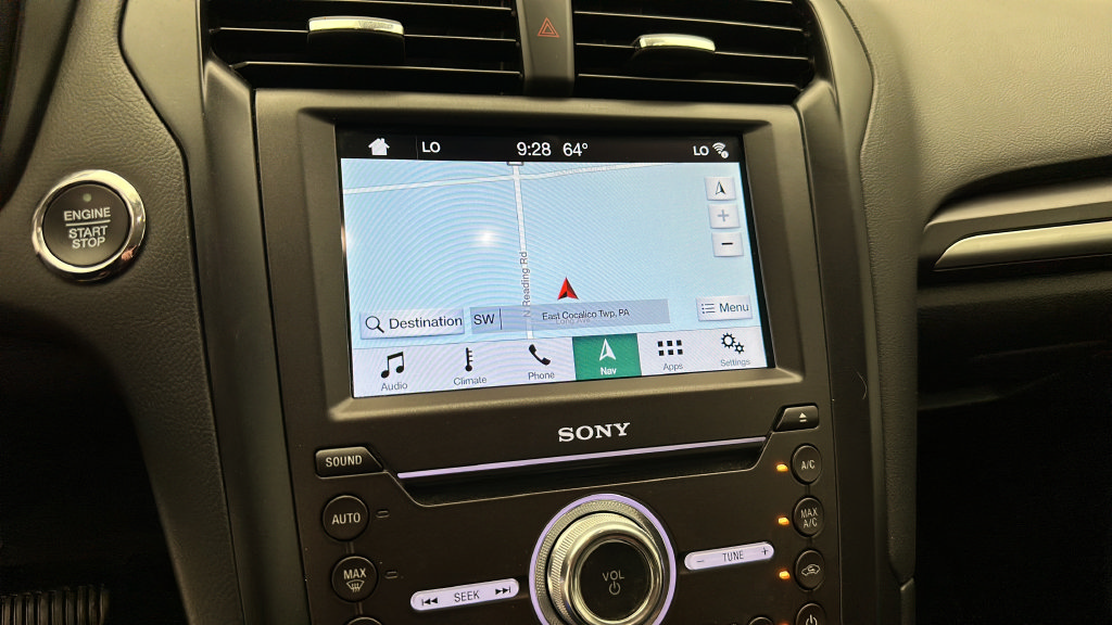 Used 2019 Ford Fusion Energi Titanium FWD image 17