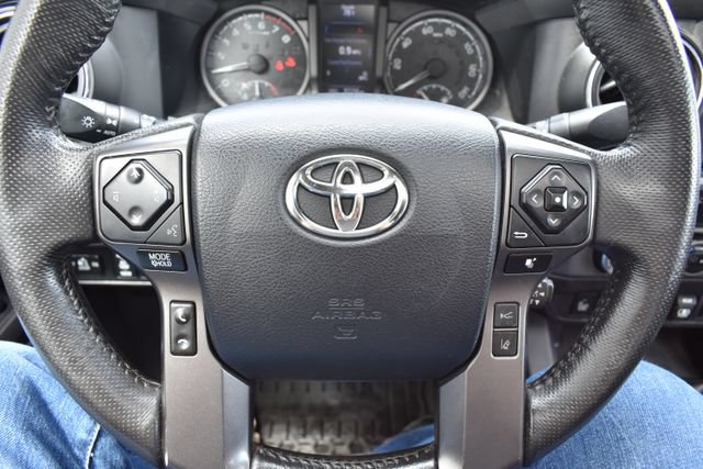 Used 2018 Toyota Tacoma SR5 AWD/4WD image 23