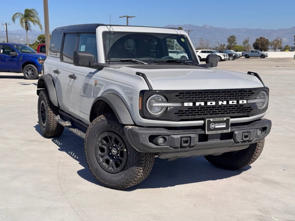 New 2026 Ford Bronco Badlands image 2