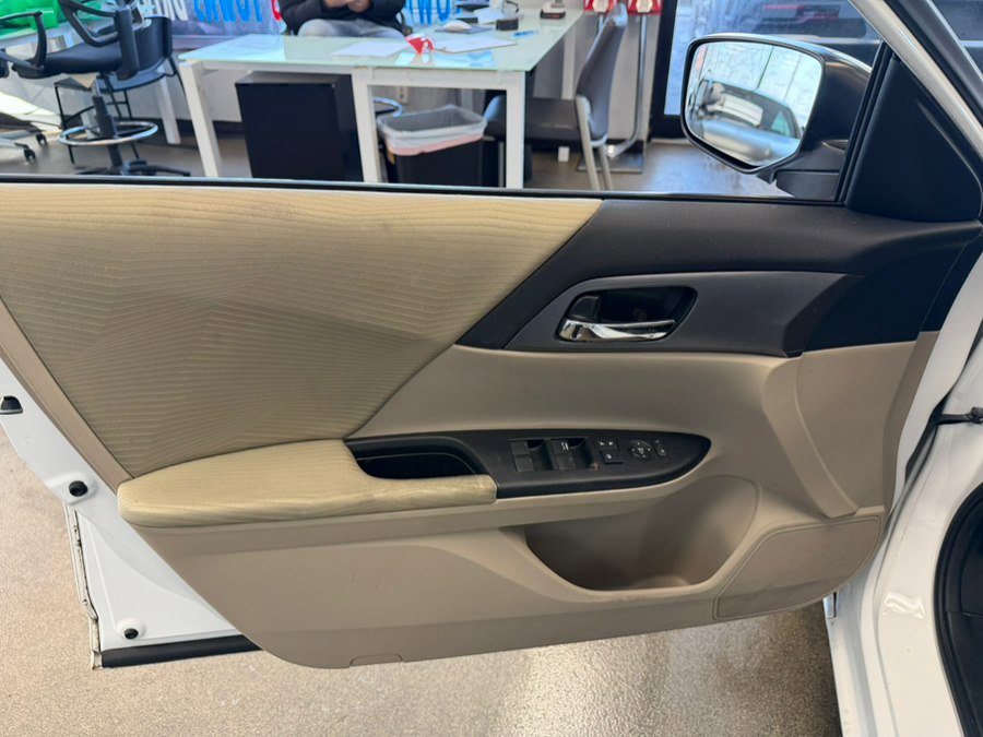 Used 2015 Honda Accord LX image 16