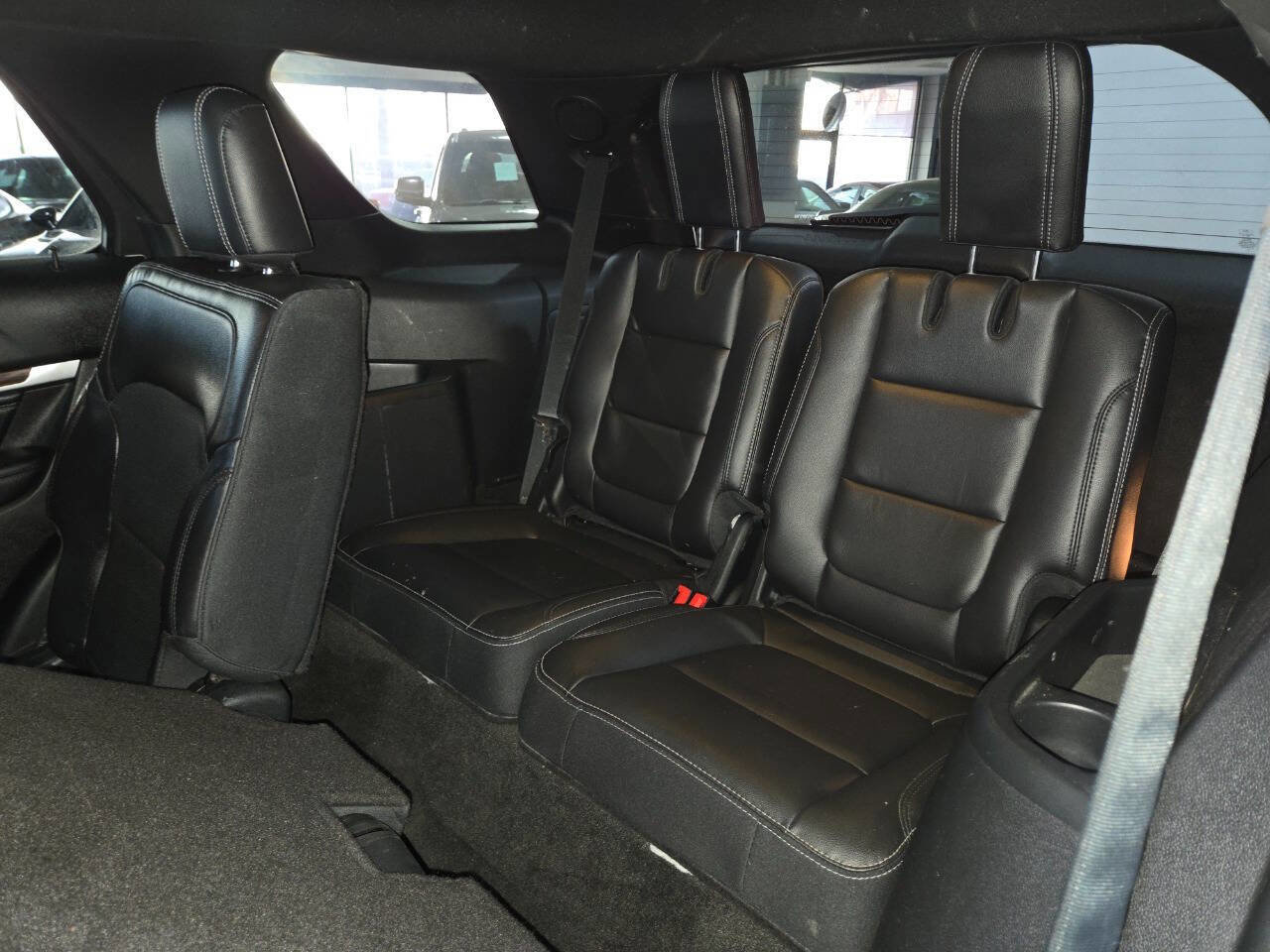 Used 2017 Ford Explorer Limited FWD image 27
