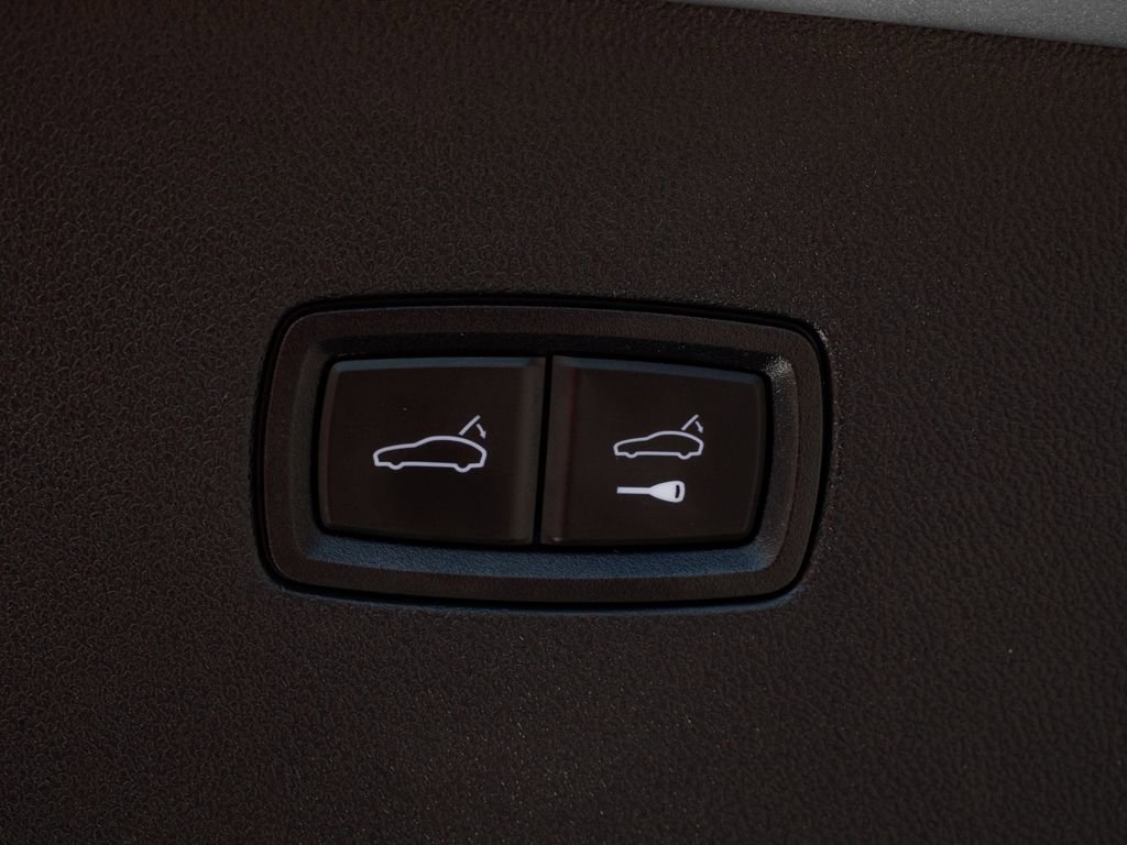 Certified 2024 Porsche Cayenne Coupe AWD/4WD image 33