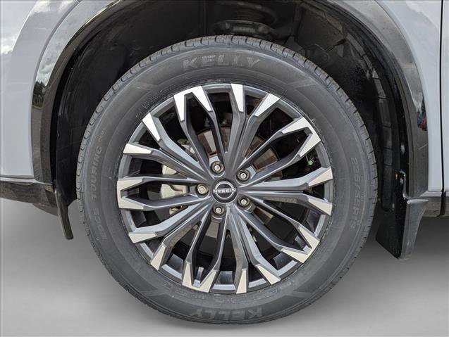 Used 2025 Nissan Rogue Platinum image 9