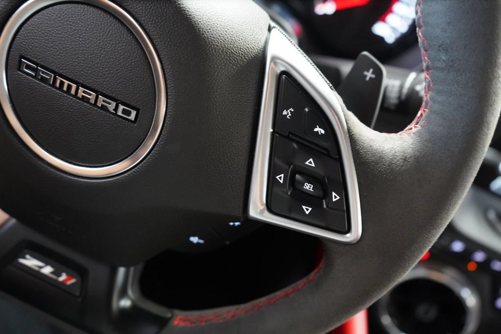 Used 2018 Chevrolet Camaro ZL1 RWD image 32
