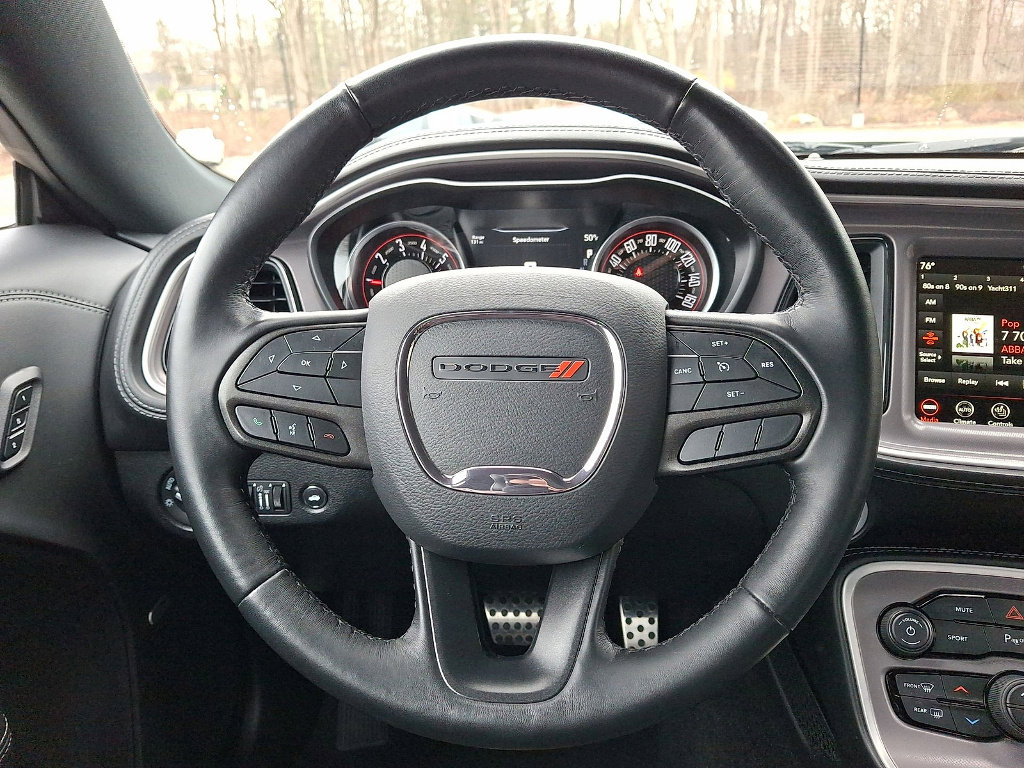 Used 2022 Dodge Challenger SXT w/ Plus Package image 16