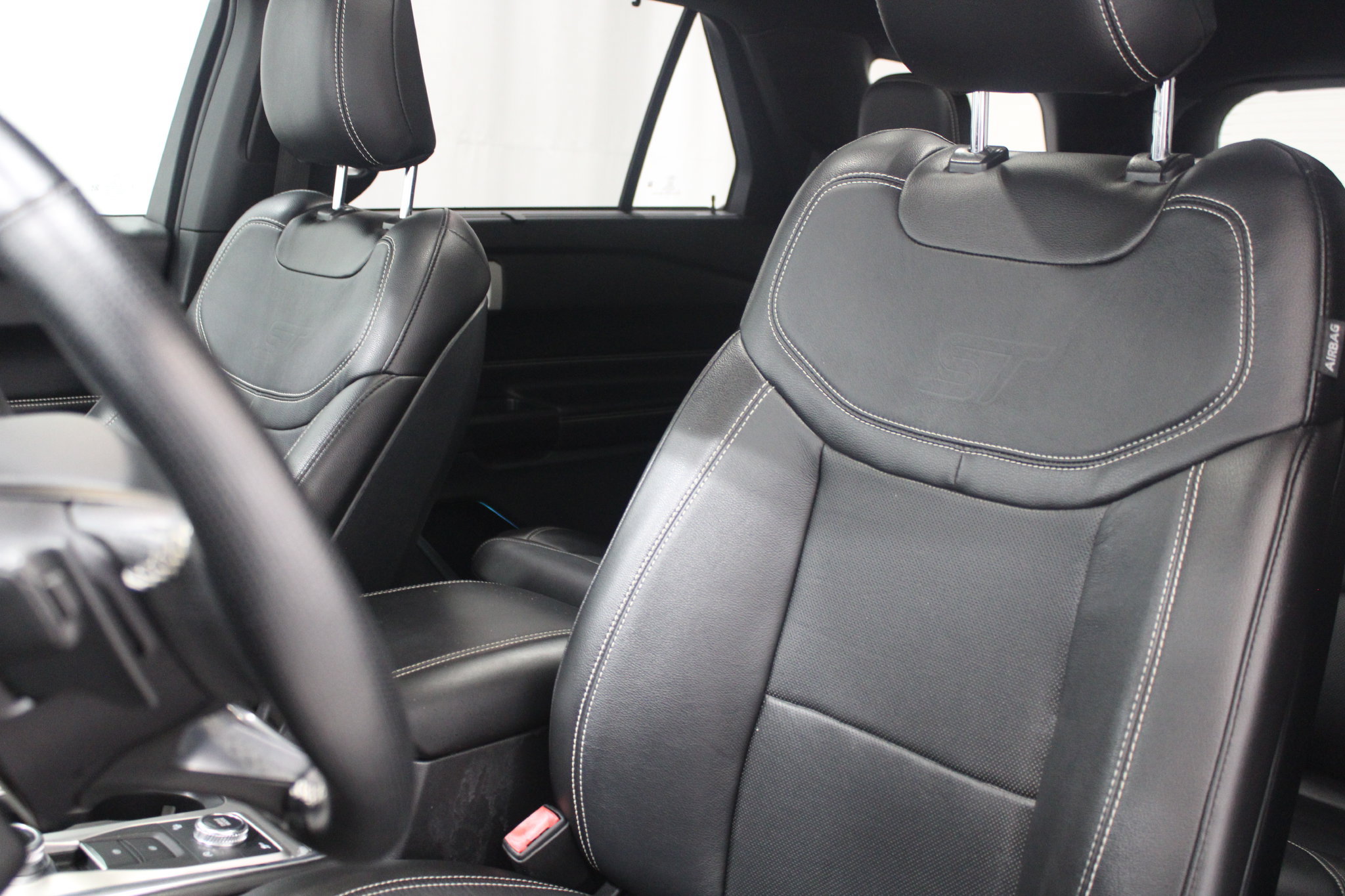 Used 2020 Ford Explorer ST w/ Premium Technology Package AWD/4WD image 13