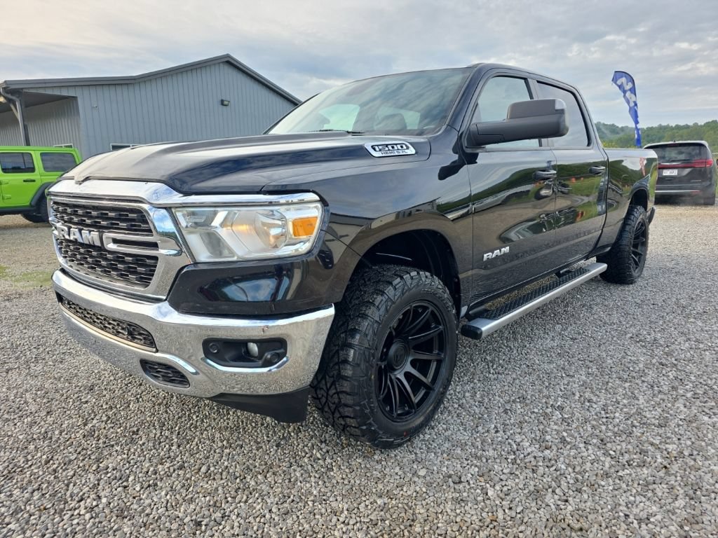 Used 2022 RAM 1500 Big Horn AWD/4WD image 3