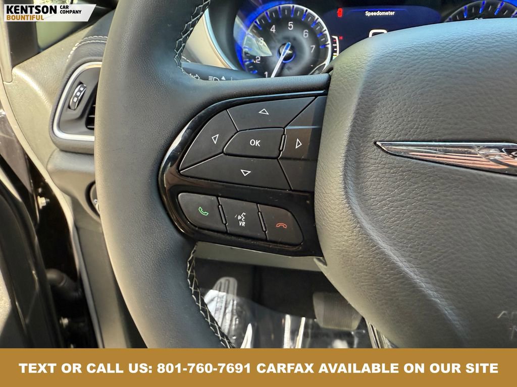 Used 2025 Chrysler Pacifica Limited image 18