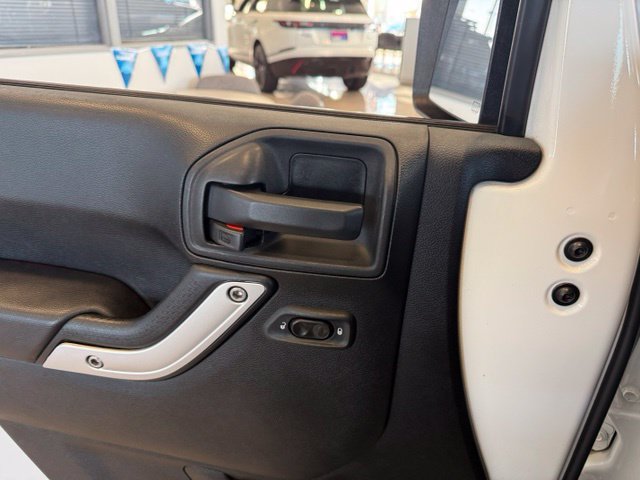 Used 2014 Jeep Wrangler Unlimited Sahara AWD/4WD image 18