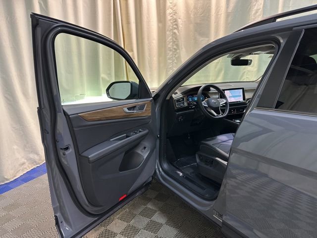 New 2026 Volkswagen Atlas SE image 11