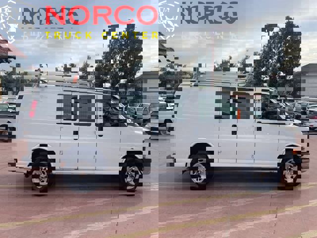 Used 2014 Chevrolet Express 2500 image 1