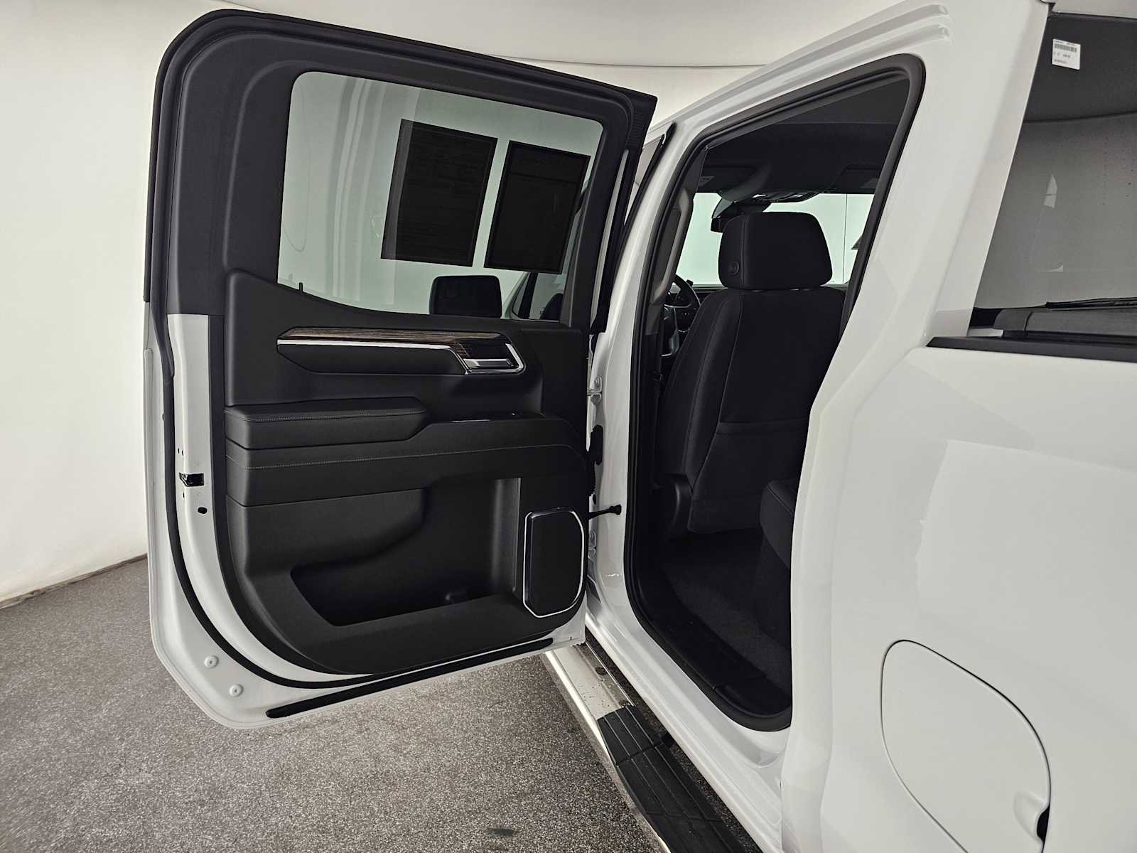 Used 2024 GMC Sierra 1500 Elevation image 15