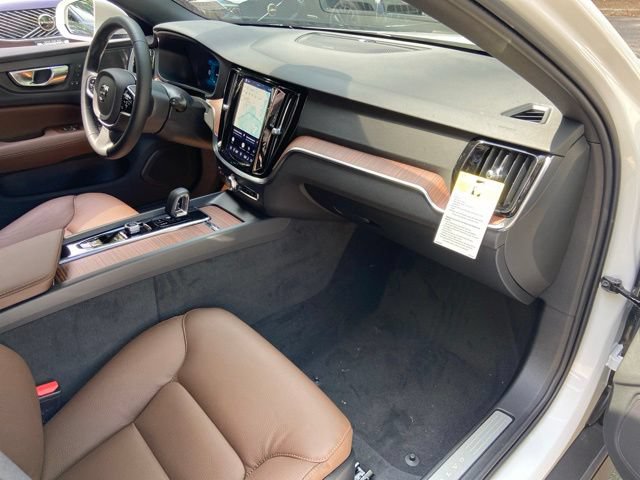 New 2026 Volvo V60 B5 Cross Country Plus w/ Protection Package Premier AWD/4WD image 17