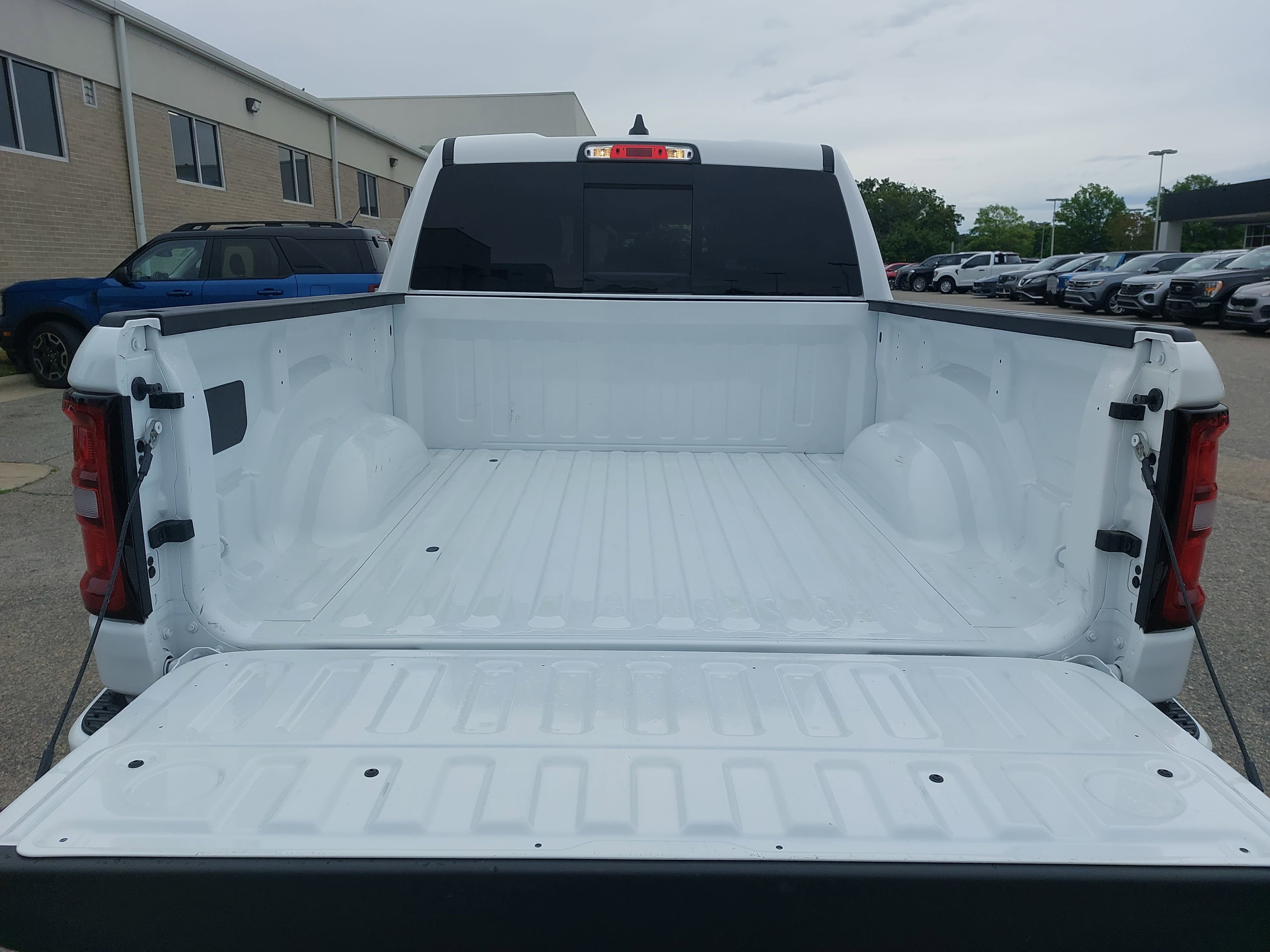 Used 2025 RAM 1500 Big Horn AWD/4WD image 14
