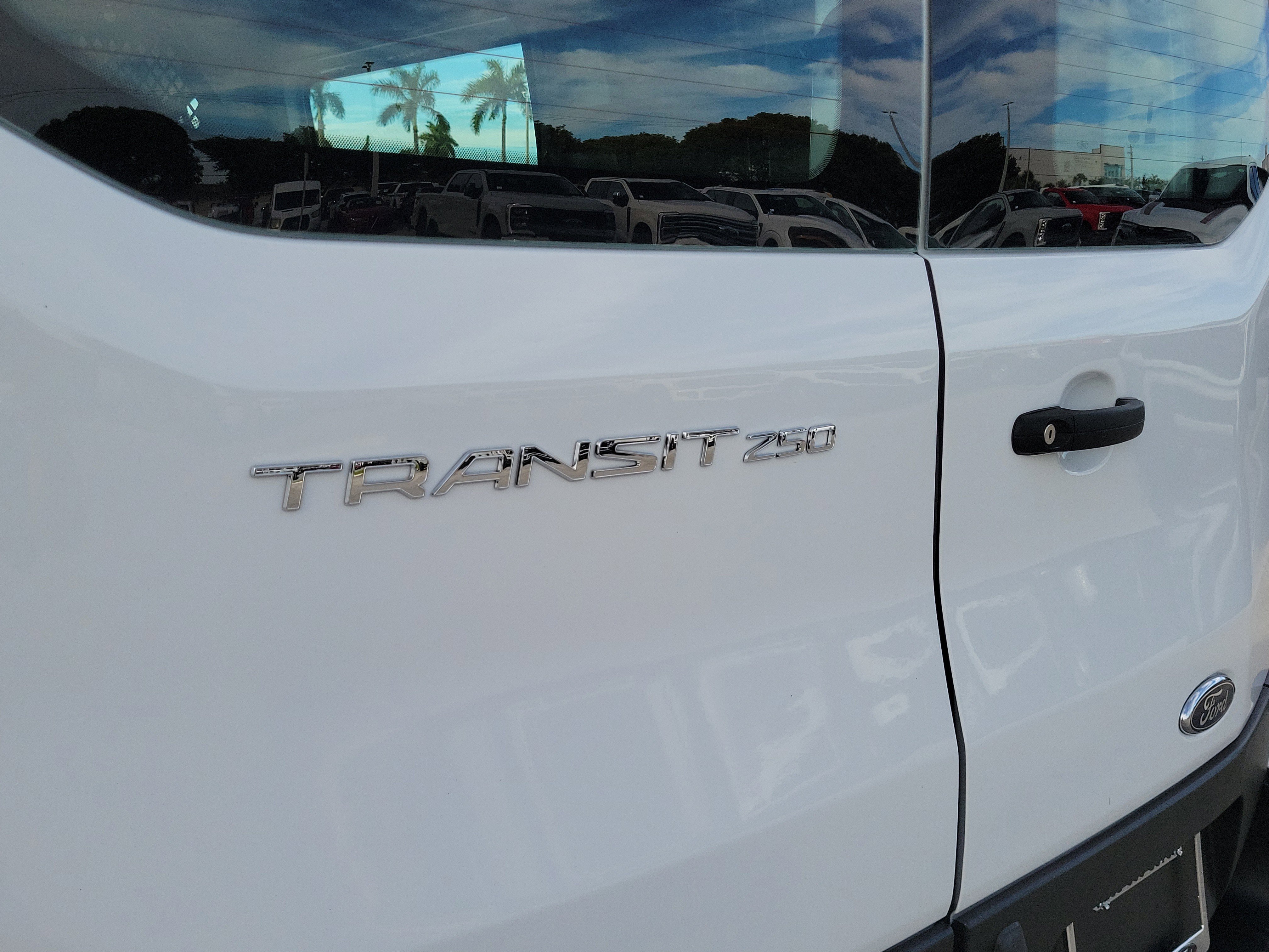 Used 2024 Ford Transit 250 Low Roof w/ Exterior Upgrade Package image 30