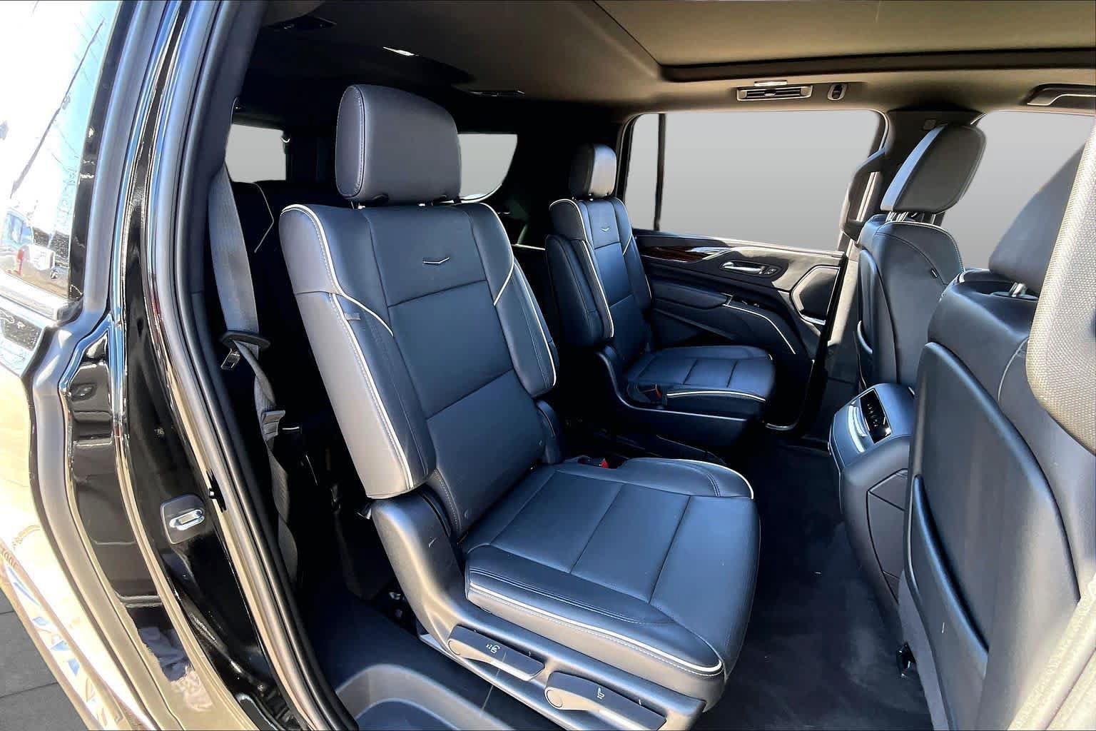 Used 2023 Cadillac Escalade ESV Premium Luxury RWD image 20