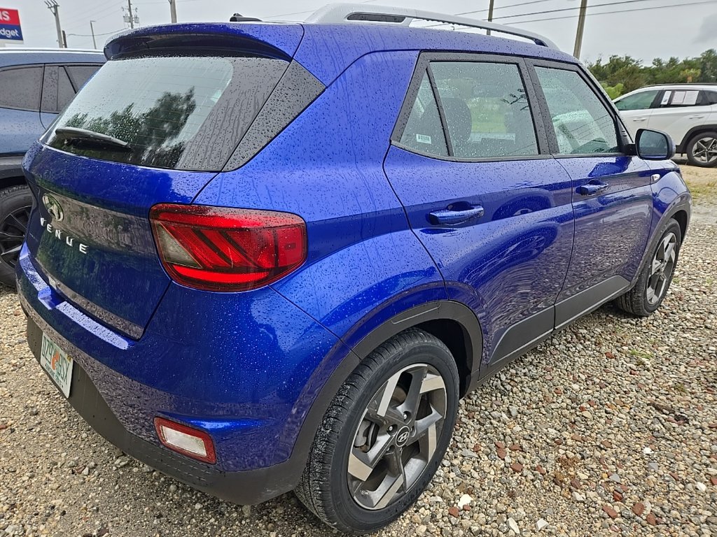 Used 2025 Hyundai Venue SEL FWD image 8