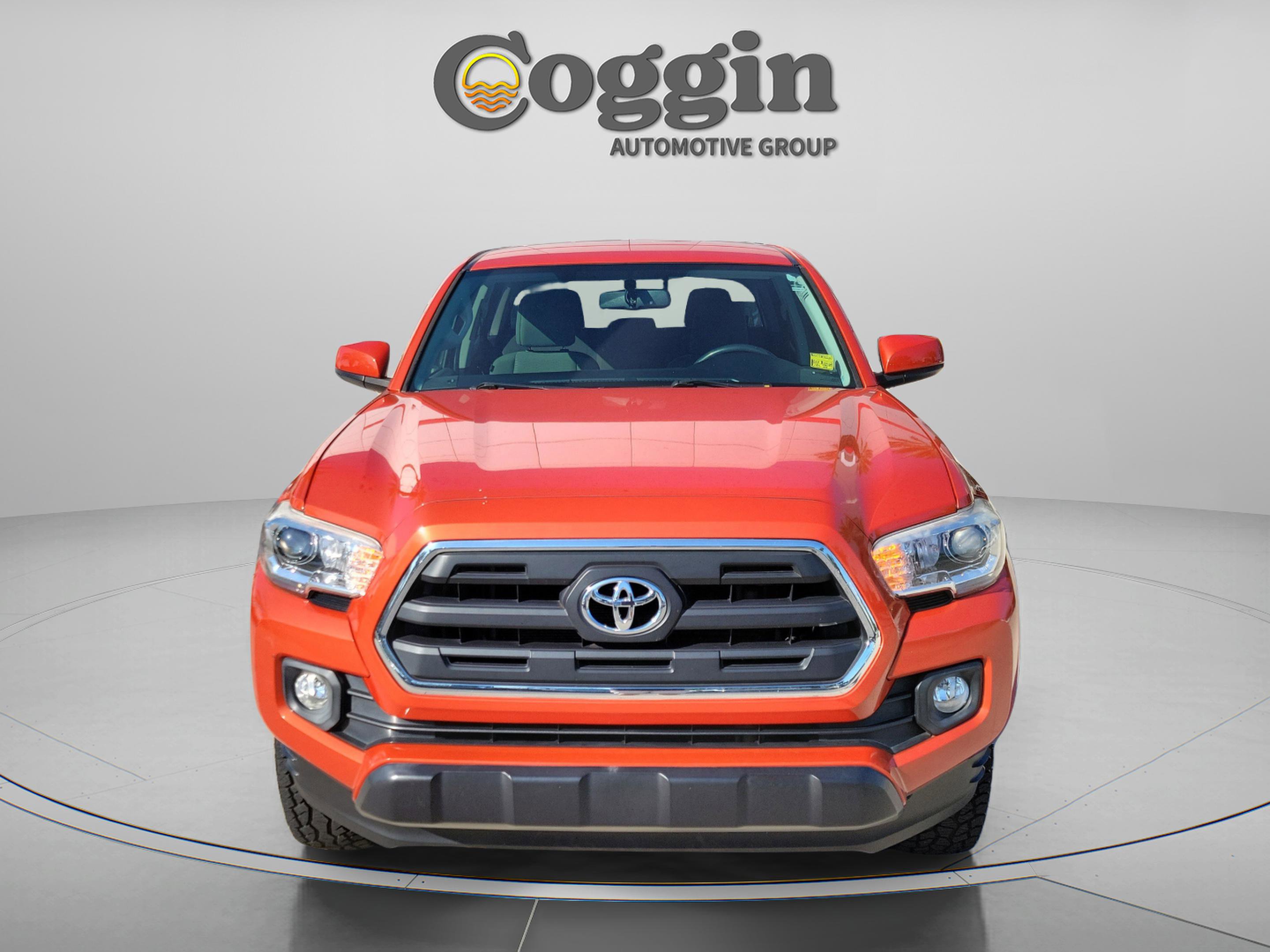 Used 2017 Toyota Tacoma SR5 w/ Tow Package RWD image 5